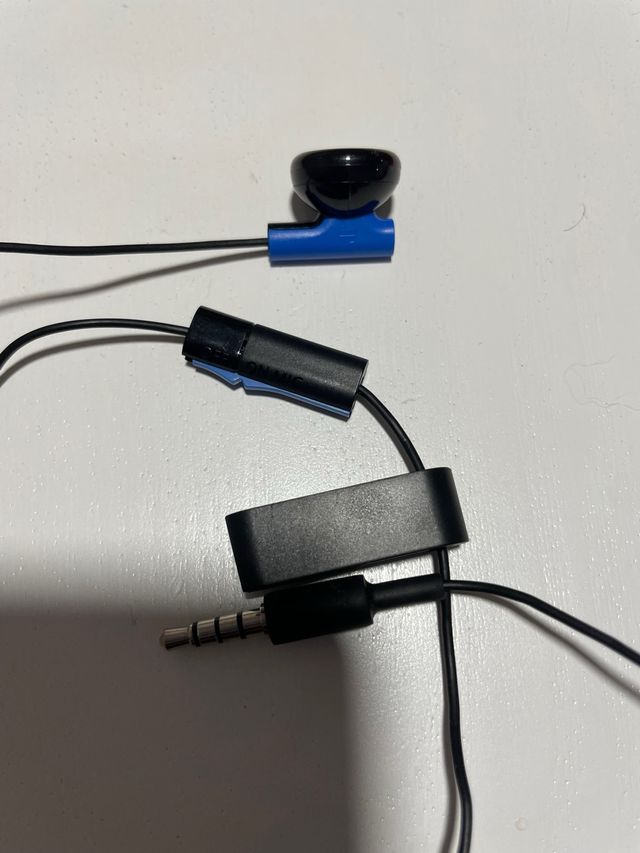 auricular ps4 sony incluido en las primeras PS4