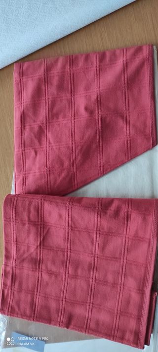 Cubre canapé 105x200 cuadros rojo