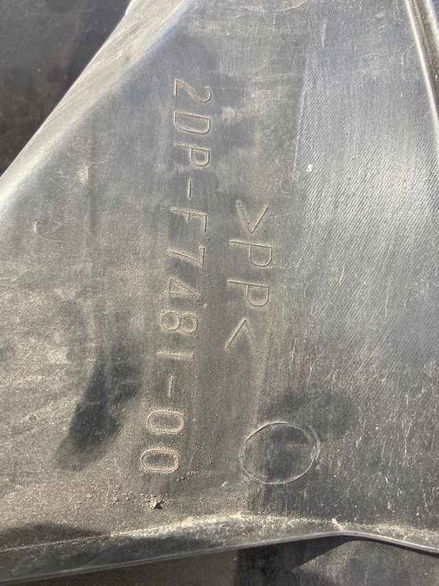 Estribera izquierda Nmax