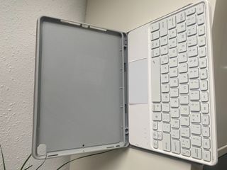 Funda con teclado iPad 10,5"
