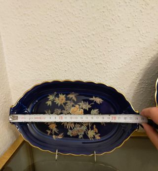 CONJUNTO PLATO Y DOS FUENTES DE PORCELANA CAPEANS.