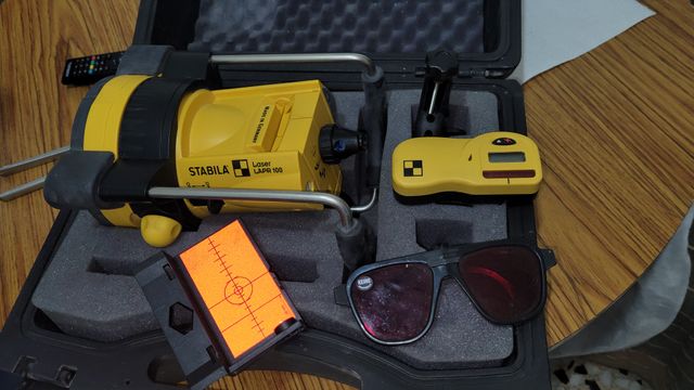 Nivel Láser autorotativo y autonivelante STABILA