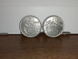 LOTE 2 MONEDAS DE 50 PESETAS 1957