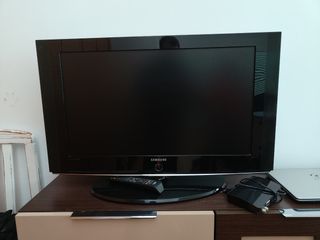 Televisor 32" LCD