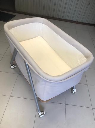 SE VENDE MINICUNA COLCHÓN 80 × 45