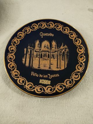 PLATO DE PORCELANA "PATIO DE LOS LEONES" (GRANADA)