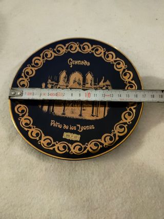 PLATO DE PORCELANA "PATIO DE LOS LEONES" (GRANADA)