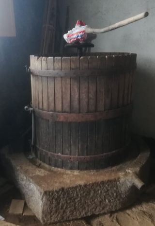 Prensa de piedra para uva