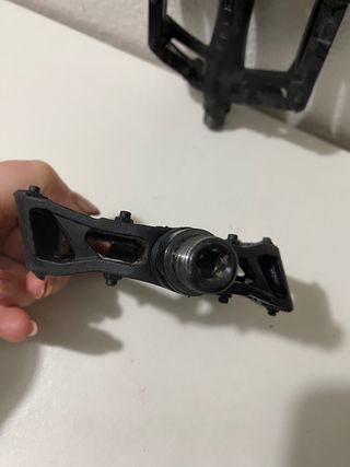 Pedales de plataforma WELLGO