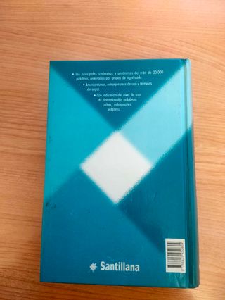 Dos diccionarios de sinónimos y antónimos-Español
