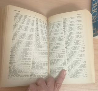 Dos diccionarios de sinónimos y antónimos-Español