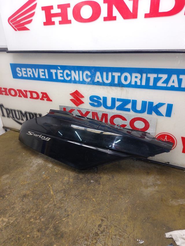 tapa trasera derecha honda s-wing 125cc