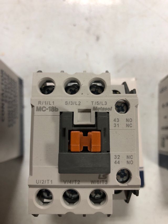 2 contattori mc-18