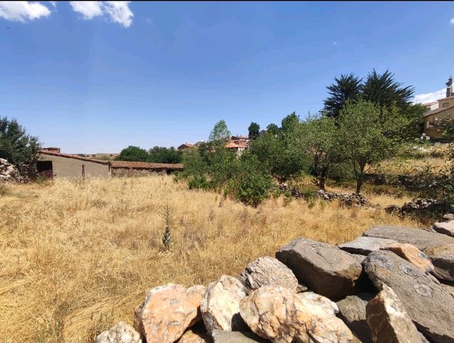 Solar de 1000 m² con tenada, pozo con agua