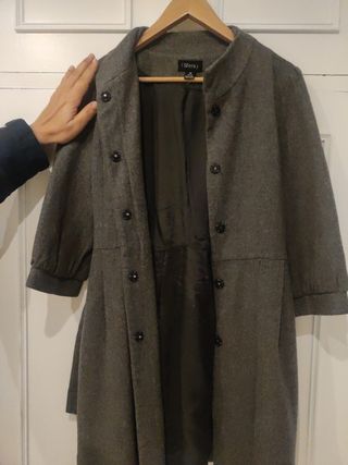 Abrigo de lana gris de Sfera. Talla M