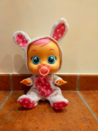 Bebe llorón conejo