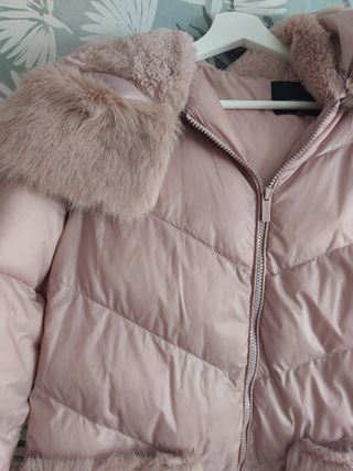 Plumas Rosa claro marca AMTIE. Talla XS