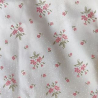 Conjunto de camisón y bata nuevos