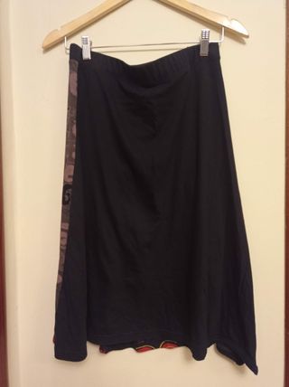 Falda asimétrica estampada