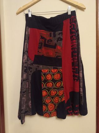 Falda asimétrica estampada