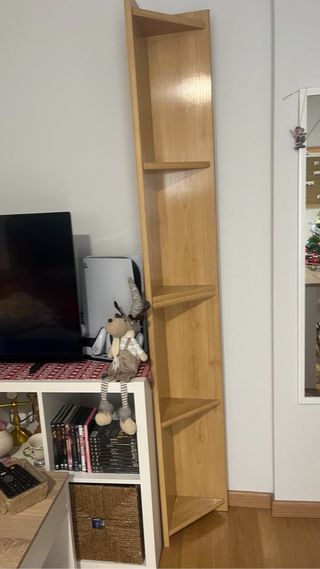 Estantería esquinera