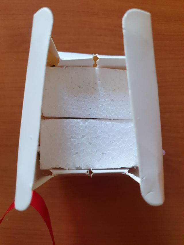 Palla di vetro con neve