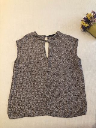 Top flores Zara sin mangas