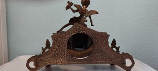 Conjunto candelabros y reloj de bronce