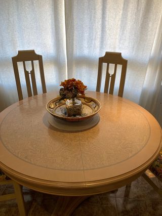 mesa y sillas de comedor vintage