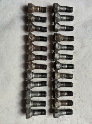 Tornillos ruedas