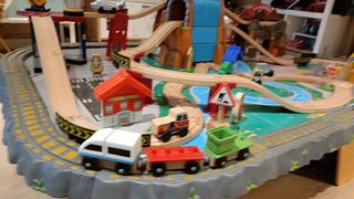 Kidkraft mesa ciudad tren aero Waterfall