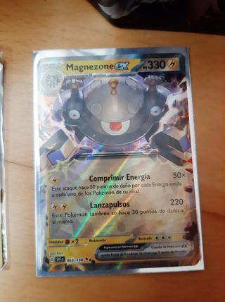 Pokemon:pins,latas,cartas,figuras,mochila,pegatina