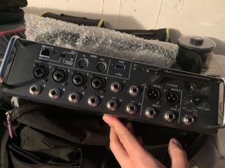 Behringer XR12