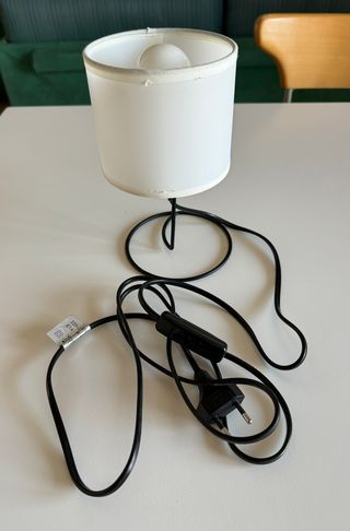 Lampada da tavolo.