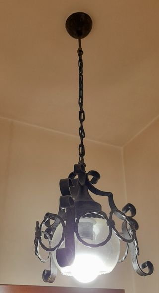 Lampadario in ferro battuto