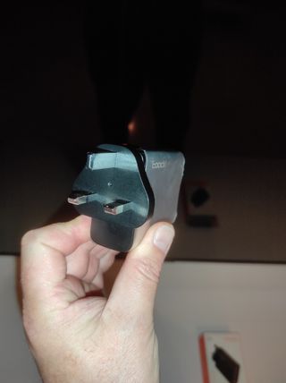 2 ESTACIÓNES DE CARGA SIN ESTRENAR