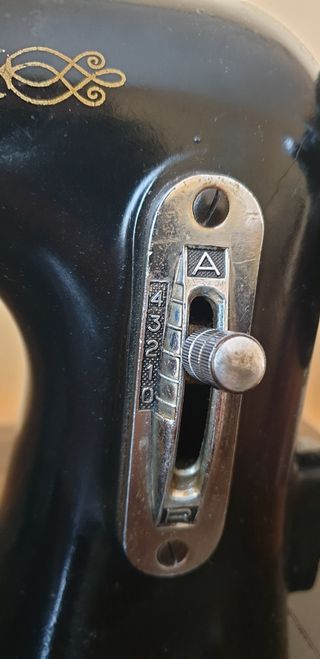 Máquina de coser antigua SIGMA