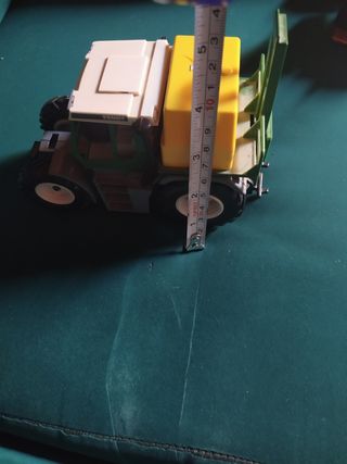 Lote 2 reproducciónes maquinas de metal,