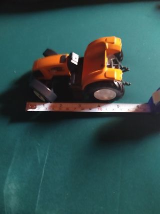 Lote 2 reproducciónes maquinas de metal,