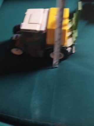 Lote 2 reproducciónes maquinas de metal,