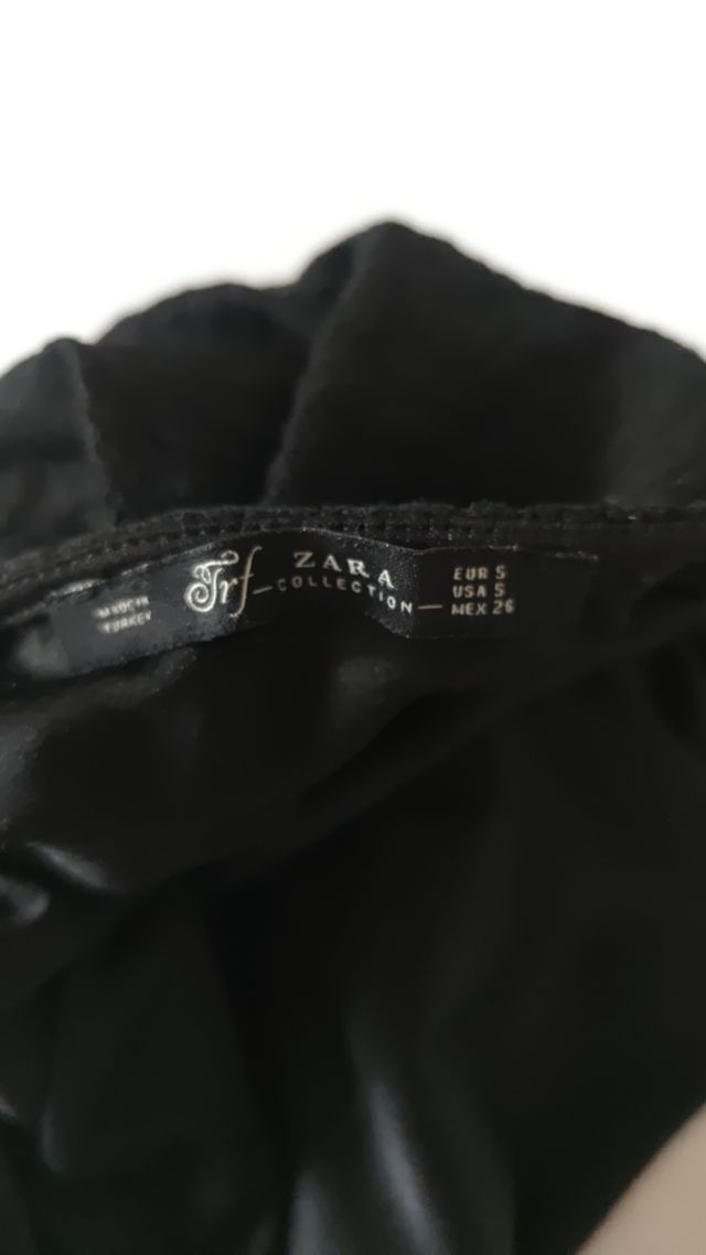 Vestido negro encaje fiesta Zara