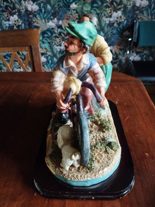 Statuina C.R Collection