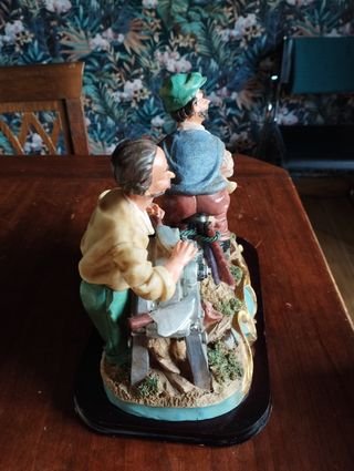 Statuina C.R Collection