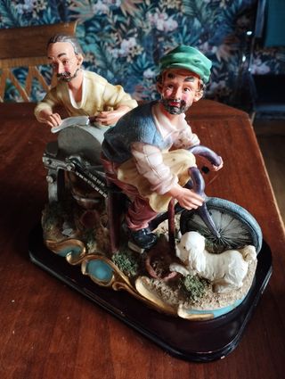 Statuina C.R Collection