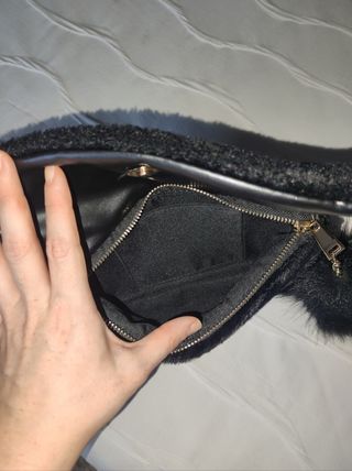 Bolso pelo negro