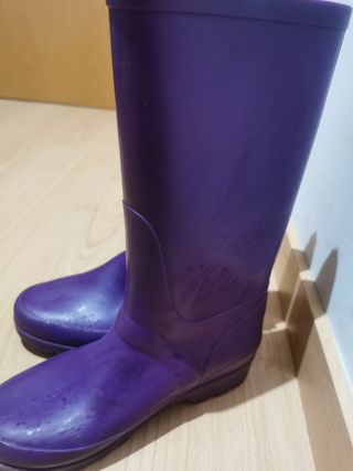 Botas moradas lluvia. Talla 37.