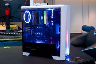 Intel Core i5 R9 390X 16Gb