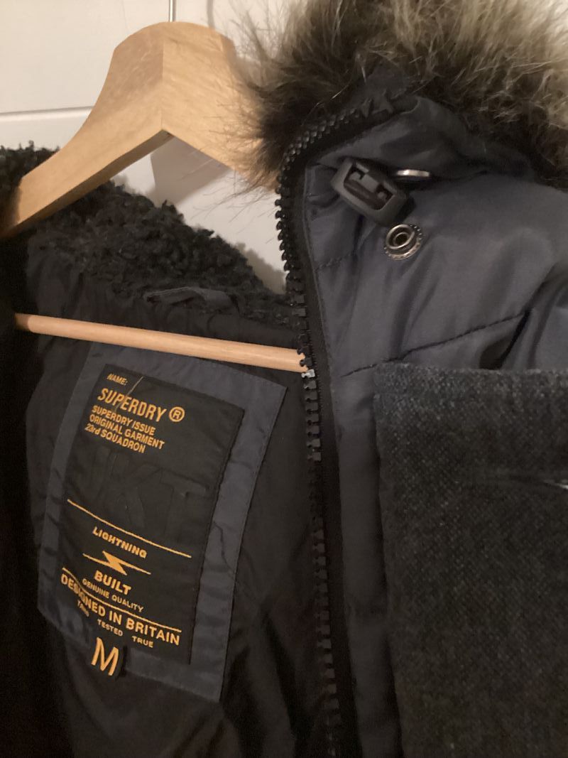 Parka larga de plumón Chinook de Superdry HOY140€ de segunda mano