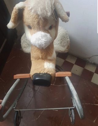 Correpasillos antiguo Poni