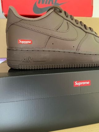 Nike Air force x supreme marrones